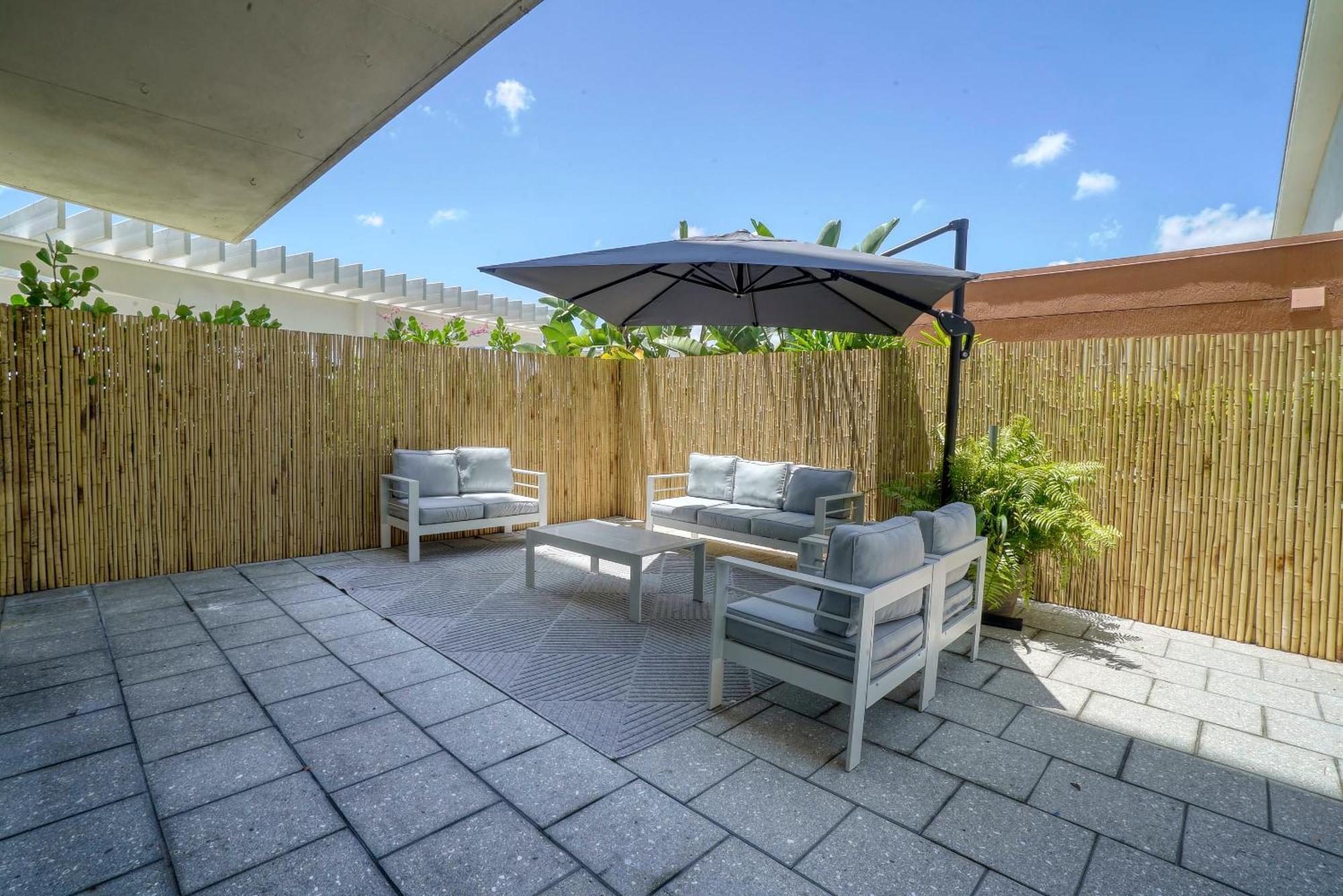 Apartment 515-trendy 2bd2ba Midtown Huge Private Patio!