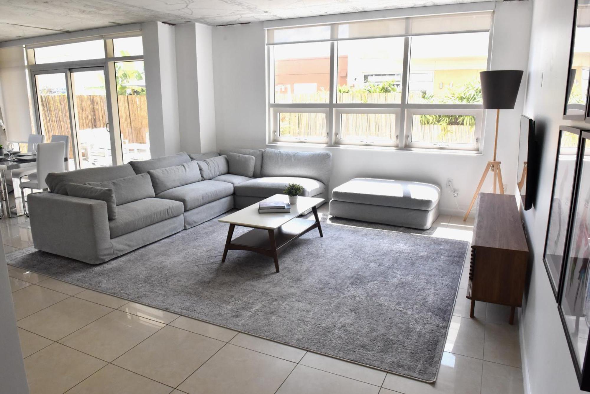 515-trendy 2bd2ba Midtown Huge Private Patio! *